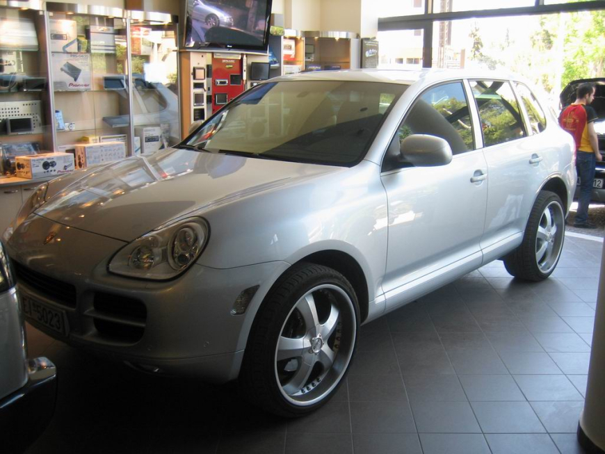 Εγκατάσταση Car Cinema Navigation Pioneer Avic-HD3BT- ipod σε Porsche Cayenne.