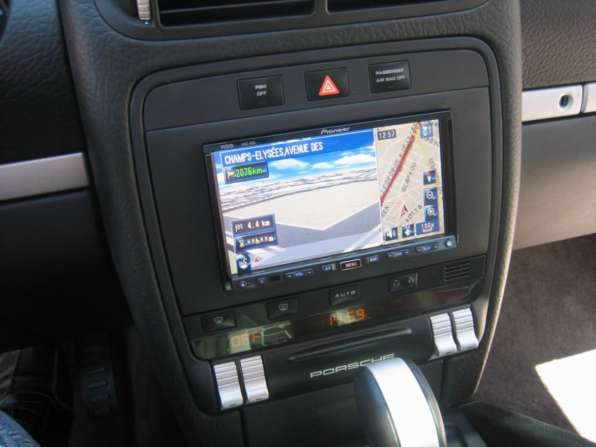 Εγκατάσταση Car Cinema Navigation Pioneer Avic-HD3BT- ipod σε Porsche Cayenne.