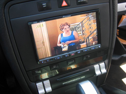 Εγκατάσταση Car Cinema Navigation Pioneer Avic-HD3BT- ipod σε Porsche Cayenne.