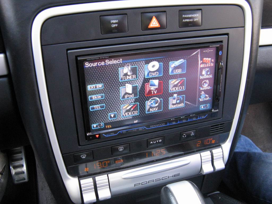 Εγκατάσταση Car Cinema Navigation Kenwood DNX8220BT σε Porsche Cayenne.