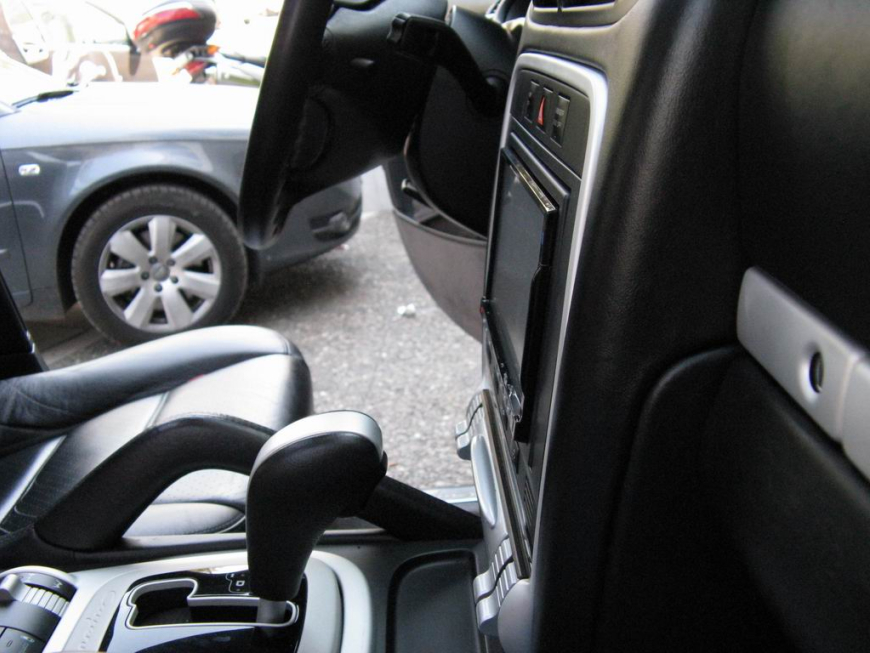 Εγκατάσταση Car Cinema Navigation Kenwood DNX8220BT σε Porsche Cayenne.