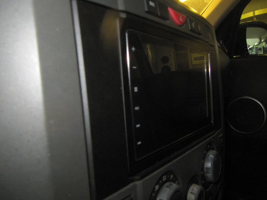 Εγκατάσταση Pioneer 2-DIN Multimedia & Apple-Compatible Installation σε Land Rover Discovery 3.