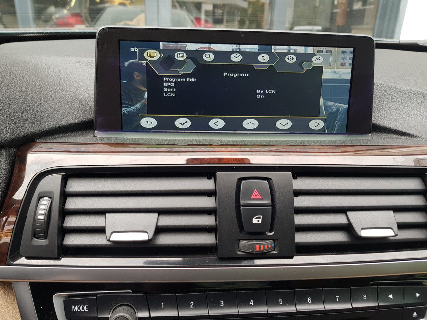Εγκατάσταση Car Cinema, Media Player και TV Tuner T2 σε BMW 4 Series.