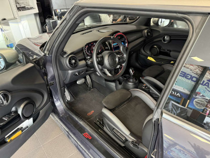 Εγκατάσταση Κάμερας Οπισθοπορείας σε Mini Cooper JCW GP