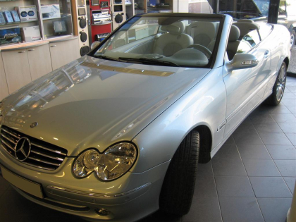 Εγκατάσταση οθόνης Kenwood DDX-6029, TV Tuner KTC-300, Navigation KNA-G520, Bluetooth Car Kit KCA-BT100 και Adaptor για τα εργοστασιακά controls τιμονιού σε Mercedes CLK 200 (W209 | 11/2004).