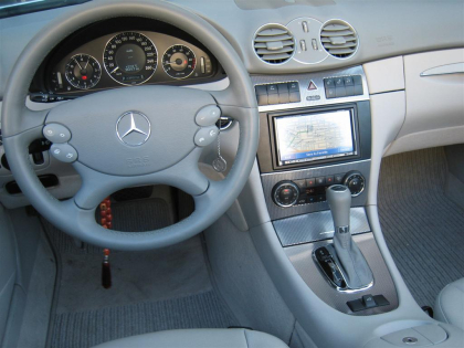 Εγκατάσταση οθόνης Kenwood DDX-6029, TV Tuner KTC-300, Navigation KNA-G520, Bluetooth Car Kit KCA-BT100 και Adaptor για τα εργοστασιακά controls τιμονιού σε Mercedes CLK 200 (W209 | 11/2004).