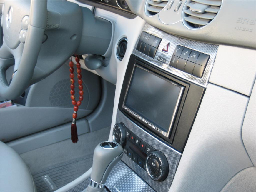 Εγκατάσταση οθόνης Kenwood DDX-6029, TV Tuner KTC-300, Navigation KNA-G520, Bluetooth Car Kit KCA-BT100 και Adaptor για τα εργοστασιακά controls τιμονιού σε Mercedes CLK 200 (W209 | 11/2004).